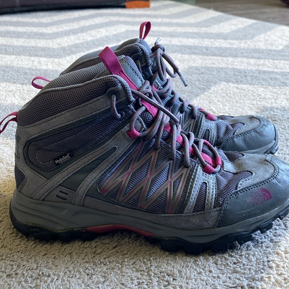 North Face Women’s Hiking boots 8.5 - Picture 2 of 11